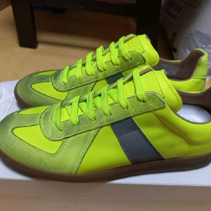 메종 마르지엘라 독일군 형광그린 EU40.5 새상품 이미지