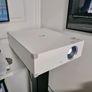 LG 시네빔 HU810PW 4K UHD 프로젝터