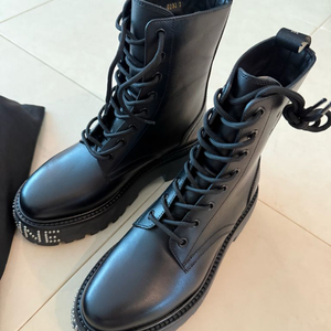 셀린느 스터드 워커부츠 37