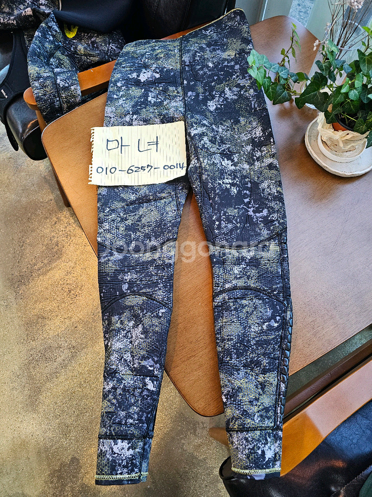 엡실론 해골슈트 5mm 3호 M + 부샤ㅇ2.5mm 2호 S 티타늄 조끼 팔아요.--3