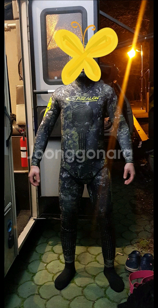 엡실론 해골슈트 5mm 3호 M + 부샤ㅇ2.5mm 2호 S 티타늄 조끼 팔아요.--7