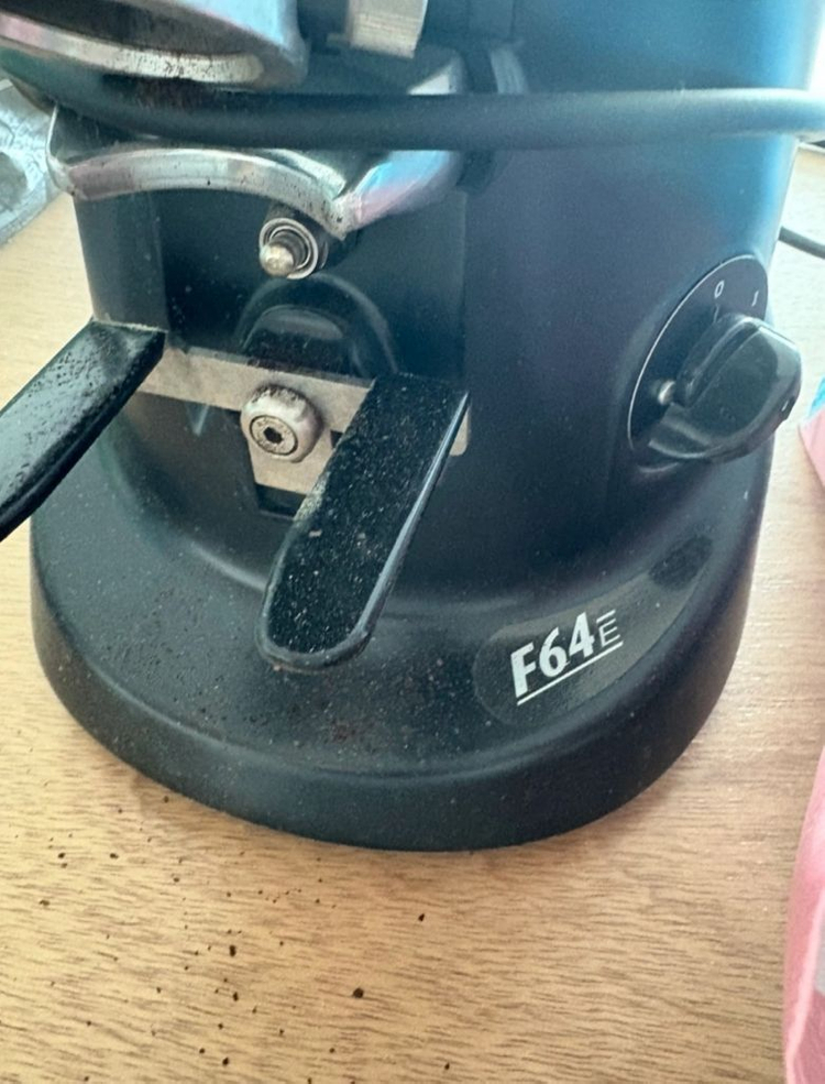F64 커피 그라인더 이미지