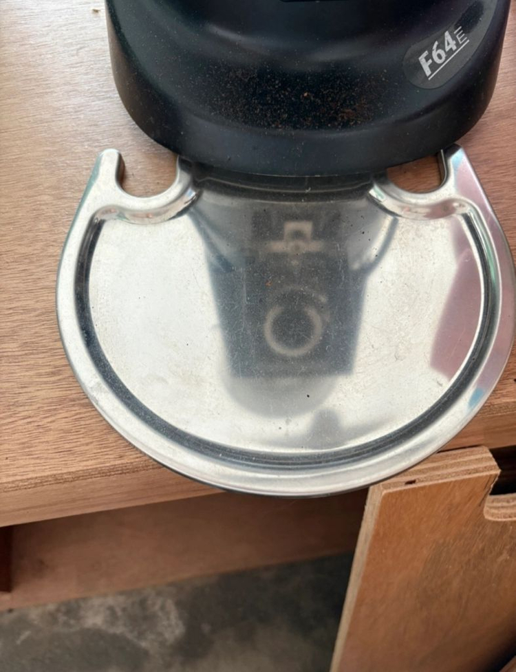 F64 커피 그라인더 이미지