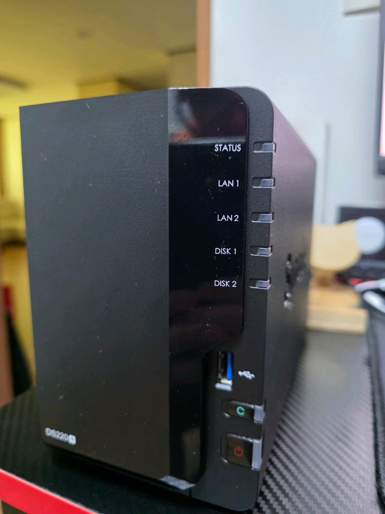 시놀로지 DS220+ NAS--1