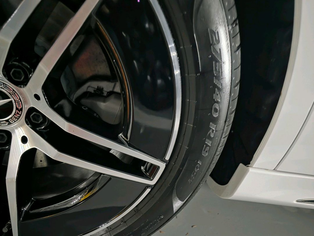 E300 Amg 출고타이어 팔아요(피제로 MO)썸머타이어 이미지