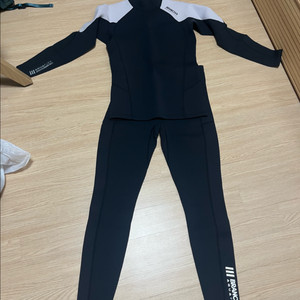 브랑키아 2.2mm 프리다이빙 슈트 L 사이즈 판매합니다.