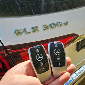 벤츠 GLE300d(2020) 신형 스마트키 2개 제작 + 근접도어 업그레이드, 청주 현장 완료 이미지