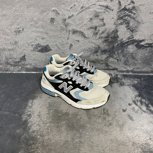 뉴발란스 운동화 230