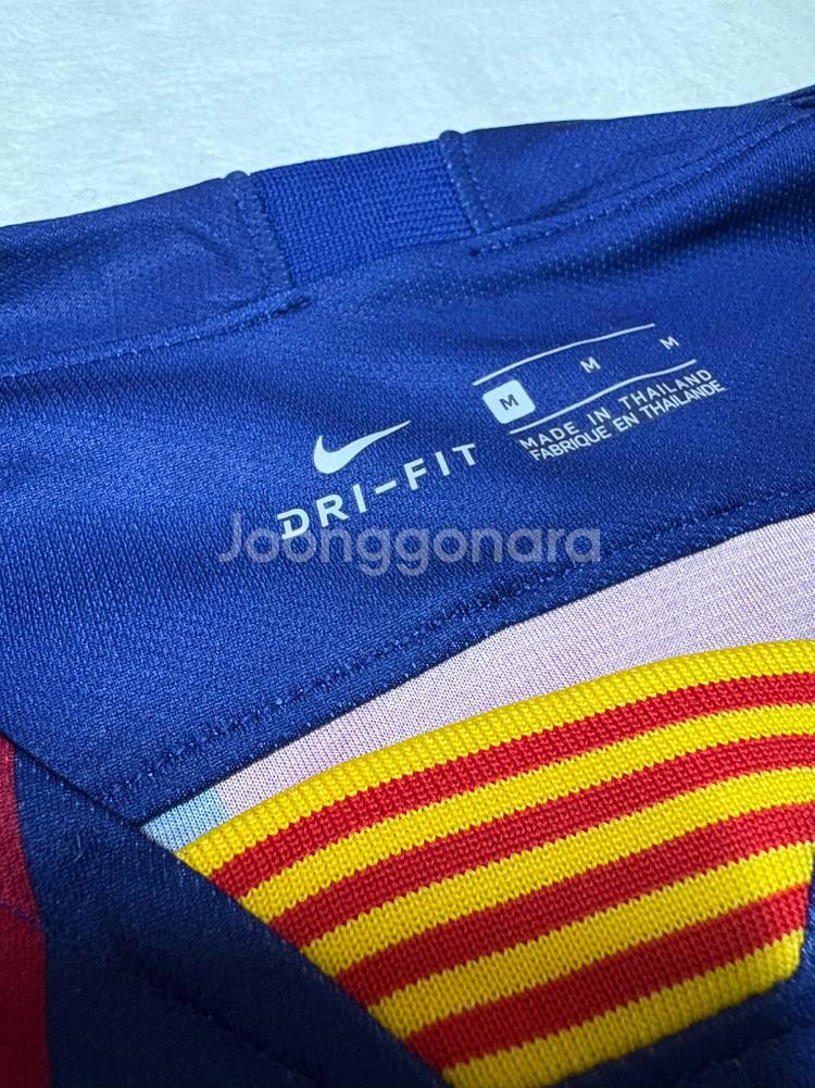 정품 바르셀로나 19 20 메시 유니폼 (M사이즈)--2