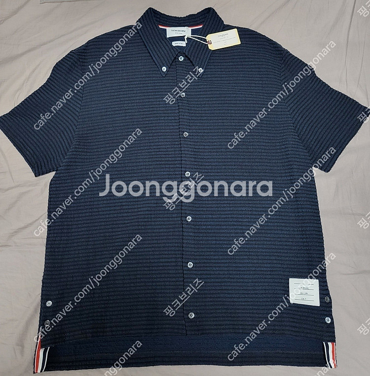 톰브라운 RWB탭 스트라이프 반팔 셔츠 4사이즈--0