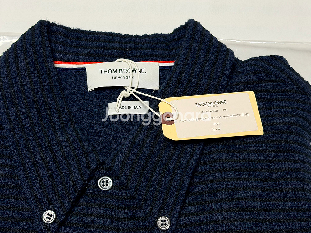 톰브라운 RWB탭 스트라이프 반팔 셔츠 4사이즈--2