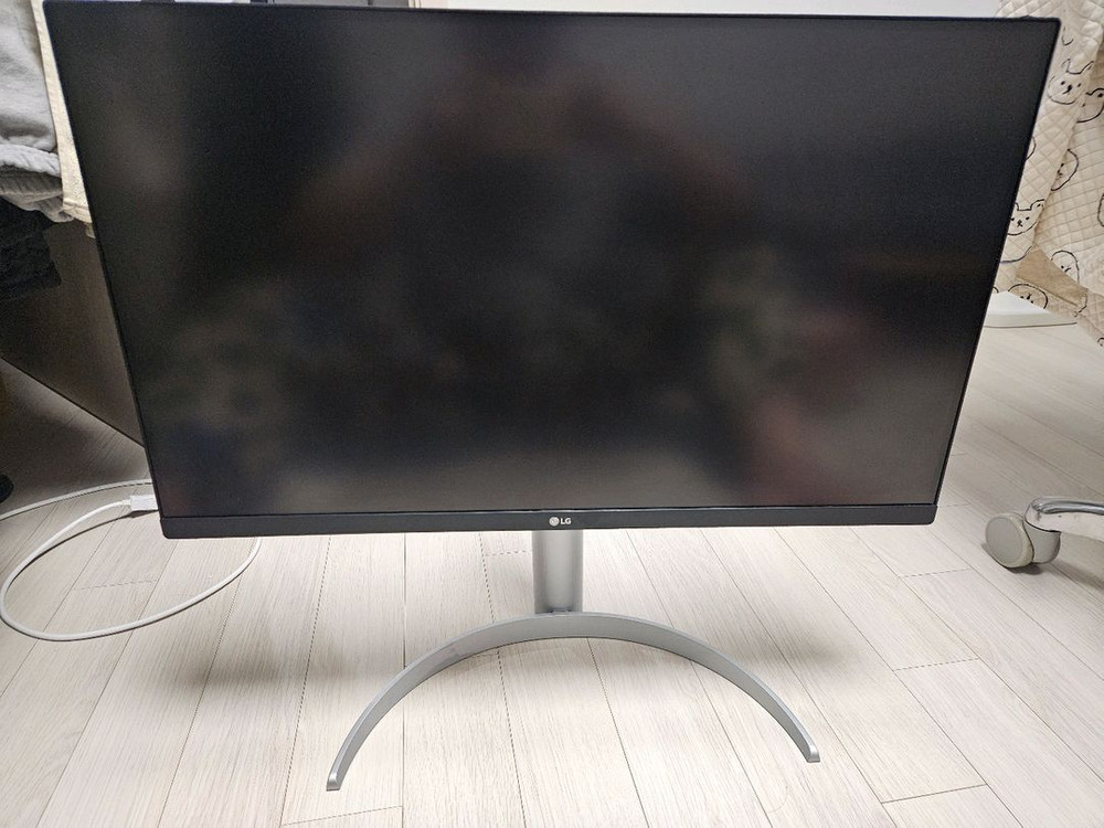 LG 27UQ750 4K모니터 이미지
