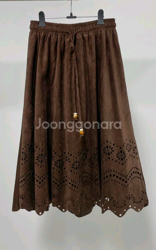 스웨이드 펀칭스커트 새제품--0