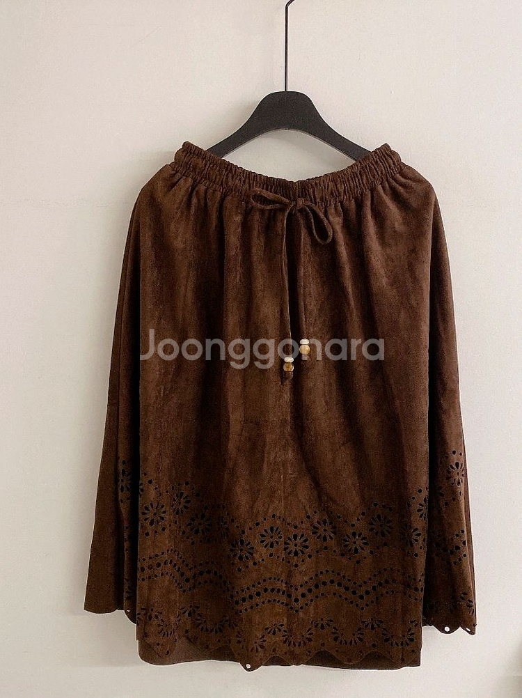 스웨이드 펀칭스커트 새제품--3