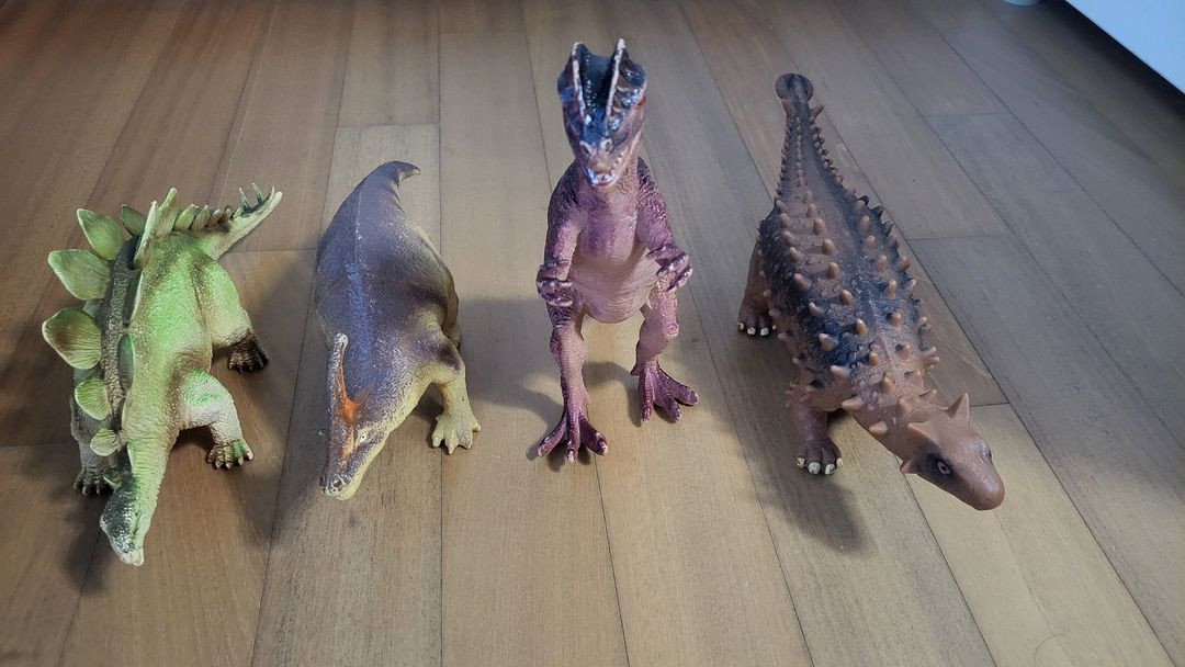 대형 공룡 피규어 4마리 판매합니다--0