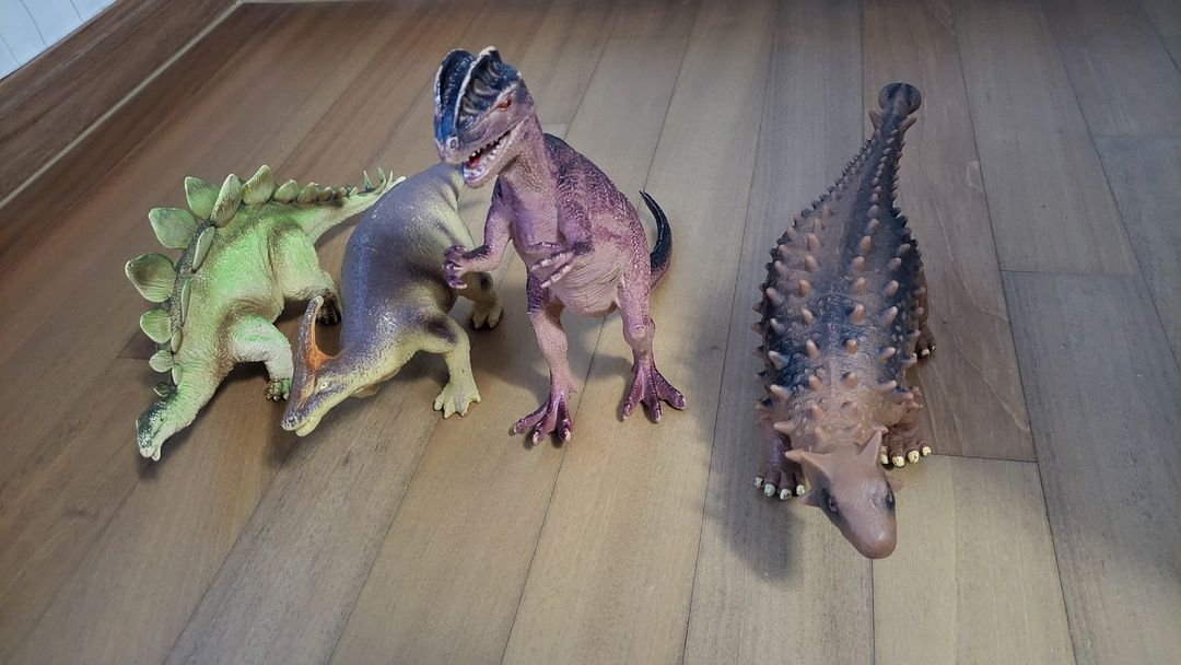 대형 공룡 피규어 4마리 판매합니다--1