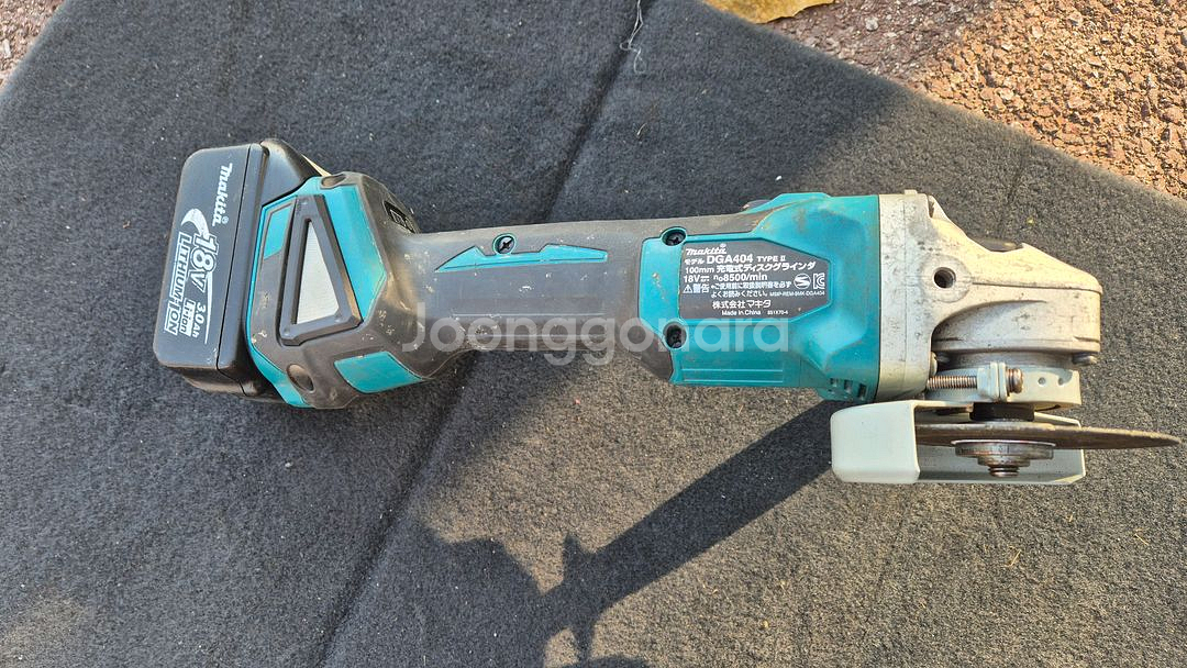 정품 마끼다 18v 충전 그라인더 4인치+배터리세트--1