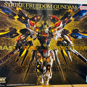 MGEX 스트라이크 프리덤 건담 팝니다