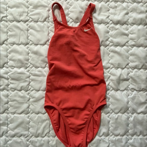 나이키 패스트백 매직엠버 28