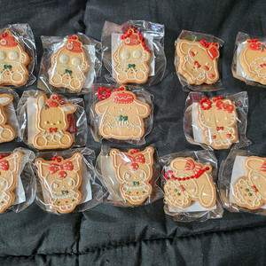 산리오 팝업 팝업스토어 쿠키 키링 가방 걸이 가챠