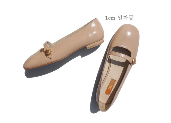 로르니 플루에뜨 글로시 라이트 베이지 플랫슈즈 230--0