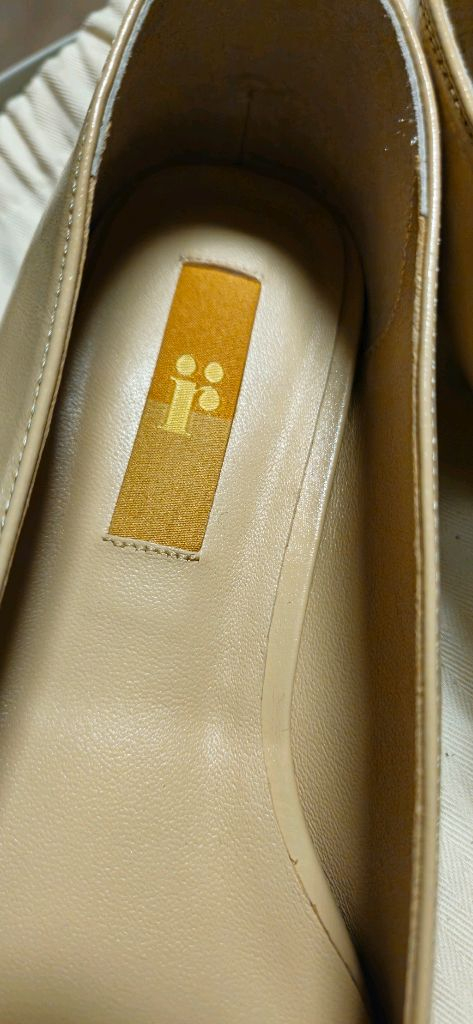 로르니 플루에뜨 글로시 라이트 베이지 플랫슈즈 230--3