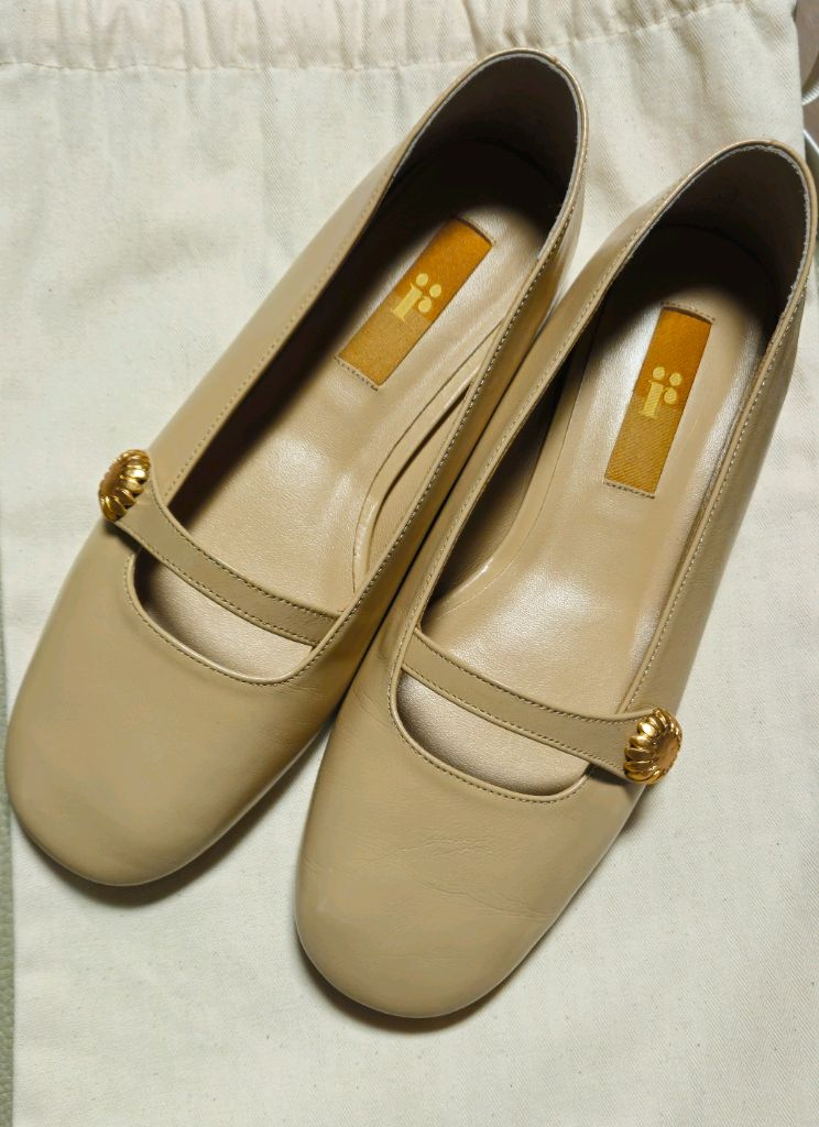 로르니 플루에뜨 글로시 라이트 베이지 플랫슈즈 230--4