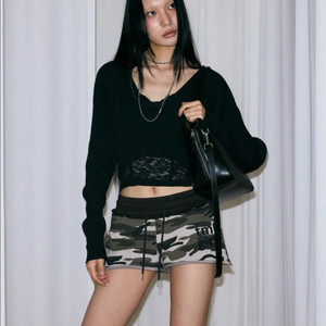 미스테리어스호텔 브이넥 레이어드 니트 블랙 새상품