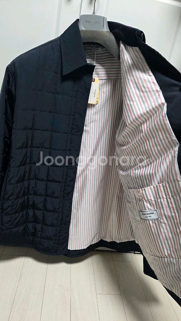 톰브라운 사선 폴리 트윌 퀄팅 테크 다운셔츠 네이비 46사이즈(66전후) 새제픔--2