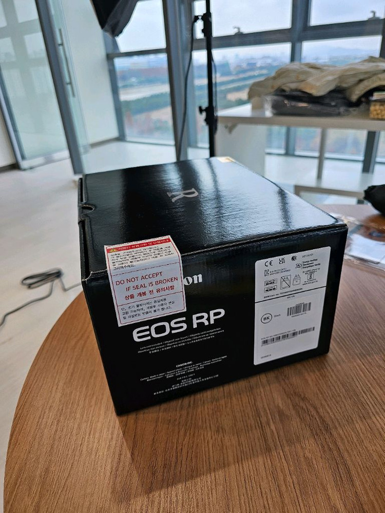 캐논 EOS RP 미러리스 카메라 이미지
