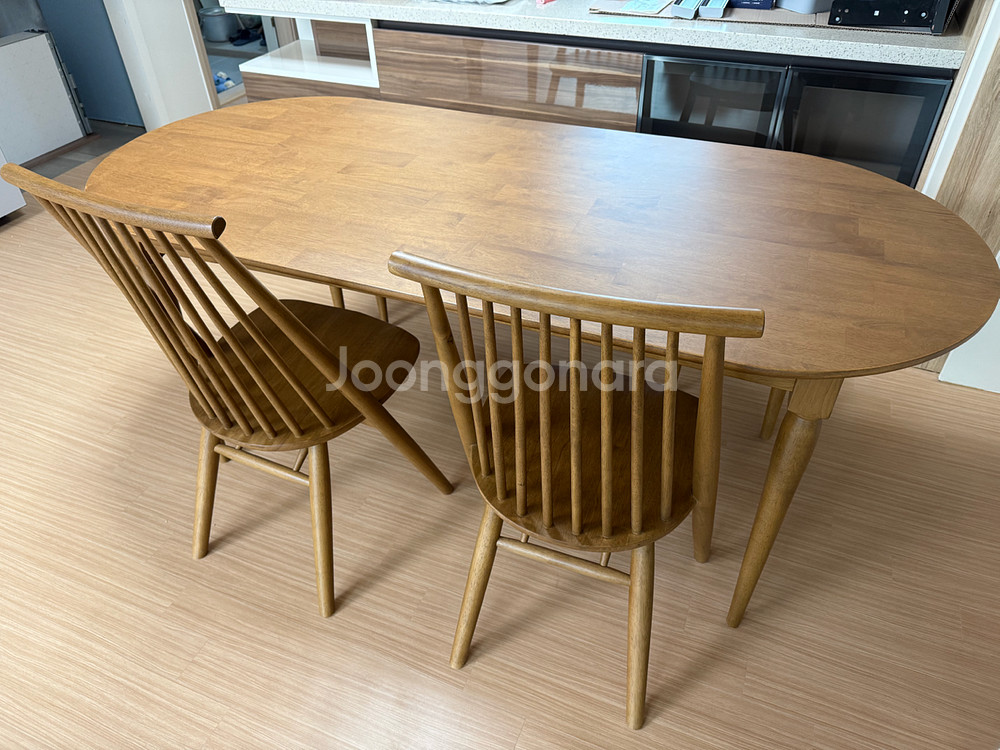 [장미맨숀] 레베카 타원형 원목 카페 테이블 1800 식탁세트 01 (테이블1+벤치1+원목의자2)--1