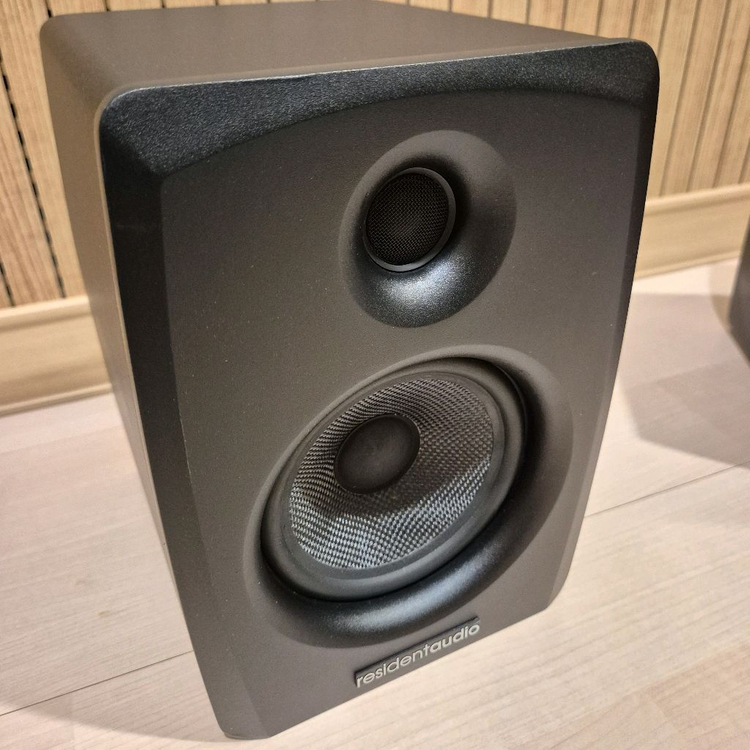 resident audio monitor M5 레지던트 오디오 M5 스피커 이미지