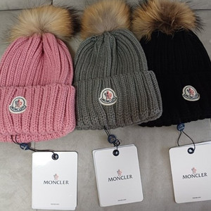 몽클레이 폼폼 비니