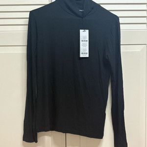 (정가 29900원)nineminus2 터틀넥 긴팔티 블랙 (새상품)