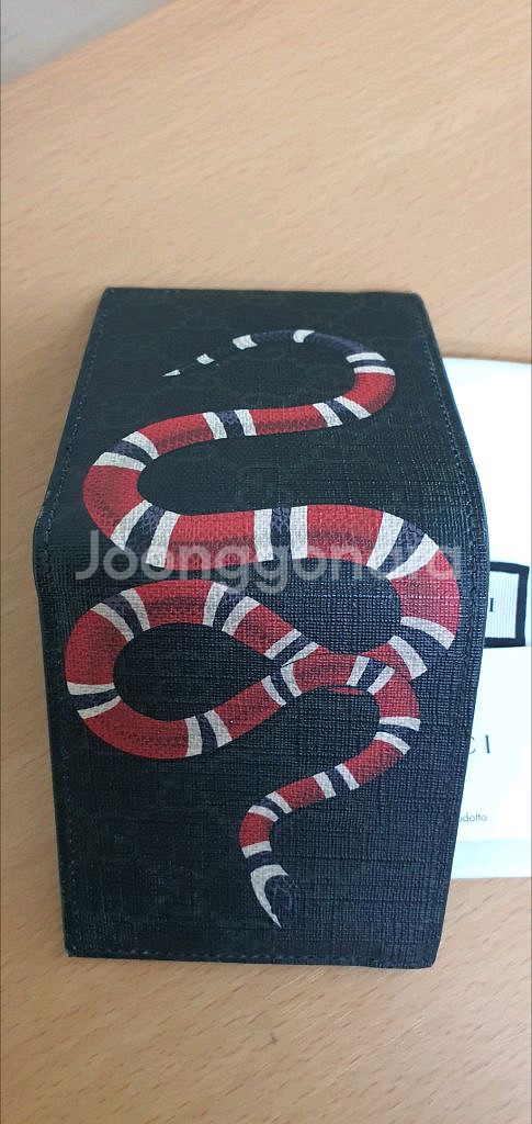 구찌 스네이크 반지갑 새상품급 블랙 정품(감정O)프라다루이비통디올고야드샤넬셀린느보테가생로랑버버리발렌시아가--3