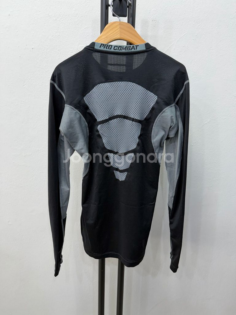 정품) 나이키 프로 컴뱃 긴팔 기능성 티셔츠 M--4