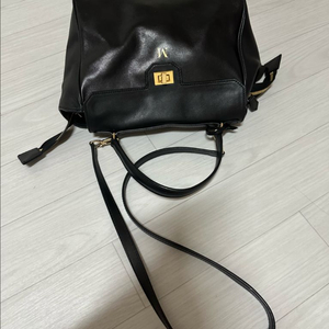 페퍼윤윤 누메로1 블랙 m 이니셜 반값이하 판매 투머치토커 페퍼윤윤