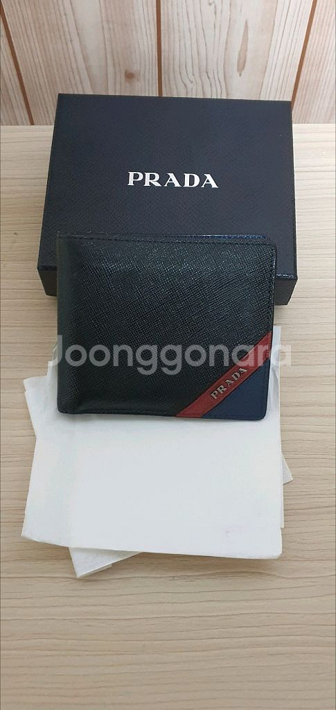프라다 사피아노 반지갑 정품A급(감정O)구찌루이비통디올고야드샤넬셀린느보테가생로랑버버리발렌시아가--0