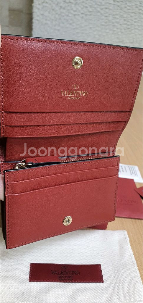 발렌티노 반지갑 카드지갑 정품S급(보증서O)구찌프라다루이비통디올고야드샤넬셀린느보테가생로랑버버리발렌시아가--7