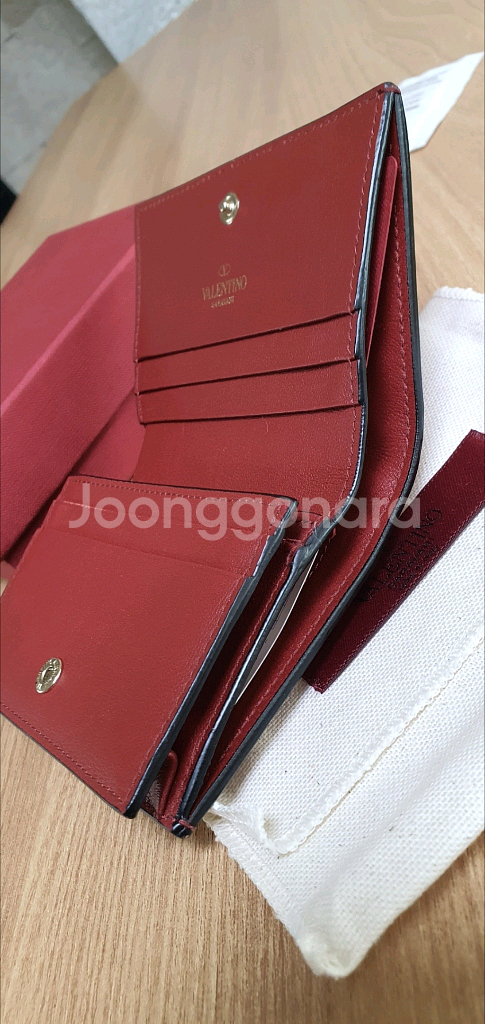발렌티노 반지갑 카드지갑 정품S급(보증서O)구찌프라다루이비통디올고야드샤넬셀린느보테가생로랑버버리발렌시아가--8