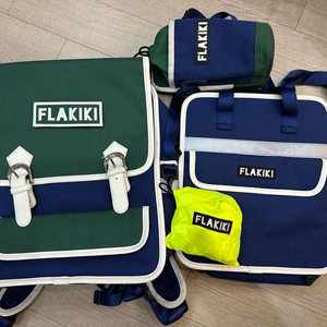 플라키키 사각책가방 그린