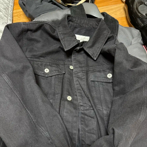 브라운야드 블랙 데님 트러커 자켓 1