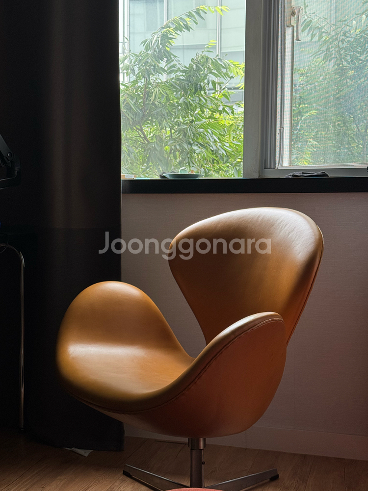 프리츠한센 스완체어 정품 레더 꼬냑 컬러 1960년대 빈티지--0