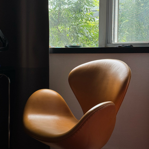 프리츠한센 스완체어 정품 레더 꼬냑 컬러 1960년대 빈티지