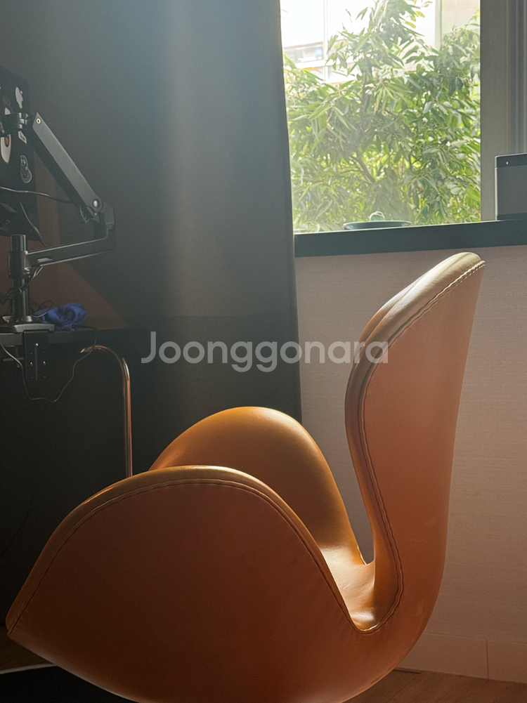 프리츠한센 스완체어 정품 레더 꼬냑 컬러 1960년대 빈티지--1