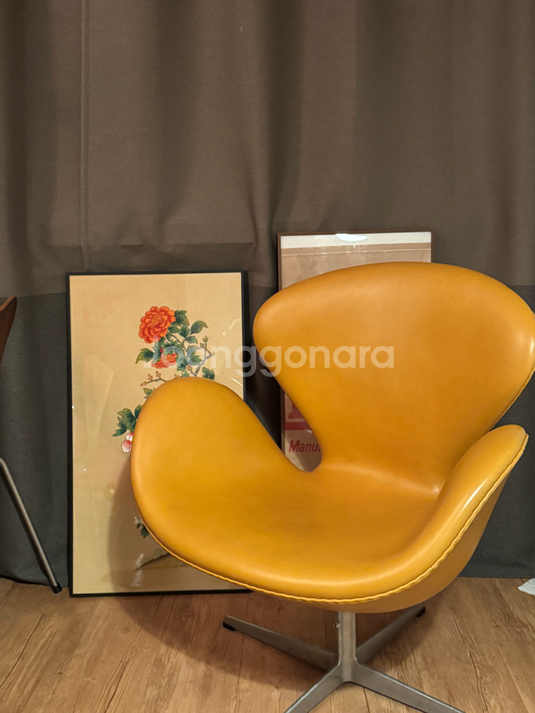 프리츠한센 스완체어 정품 레더 꼬냑 컬러 1960년대 빈티지--3