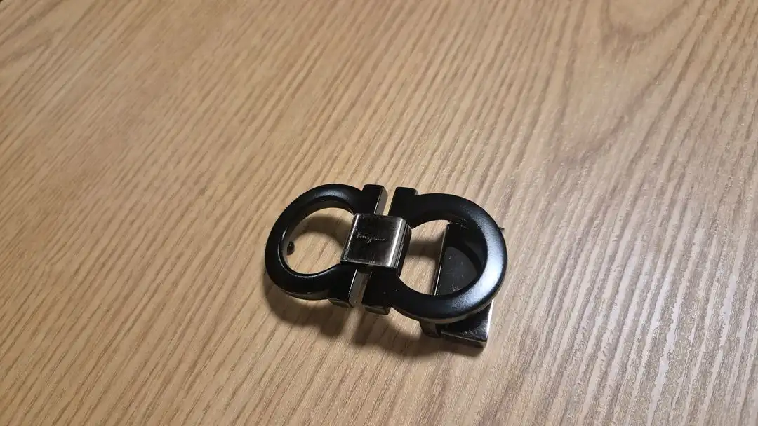 페라가모 정품 버클 2개 이미지