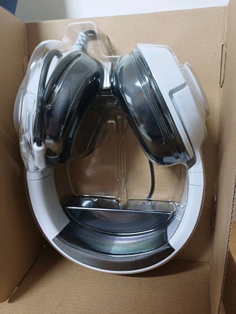 레이저 크라켄 X 게임 헤드셋--1