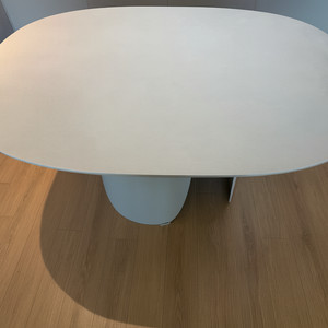 피아바 스위프 세라믹 식탁 1490