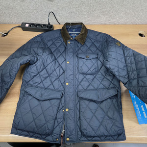 폴로 코듀로이 퀼팅패딩 L 팝니다(25년 백화점판) 2회 착용